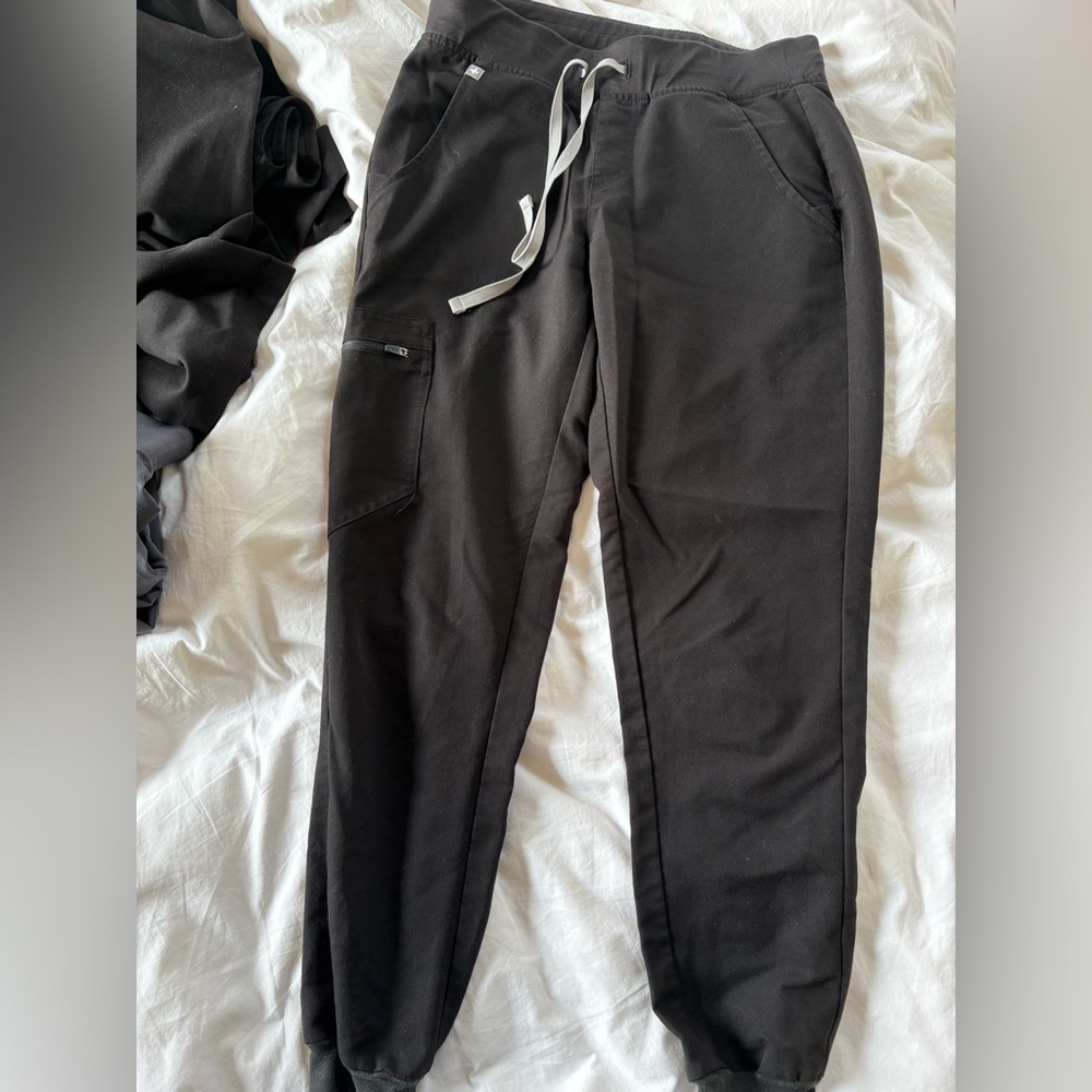Figs women’s Black Joggers with White Drawstring